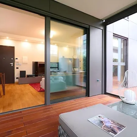 Life Suite-hosted By Sweetstay Διαμέρισμα