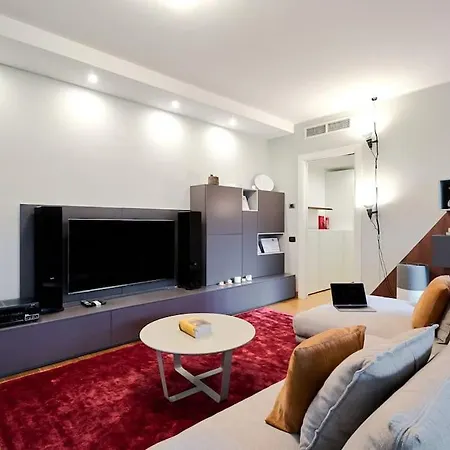 Life Suite-hosted By Sweetstay * Μιλάνο