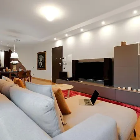 Life Suite-hosted By Sweetstay