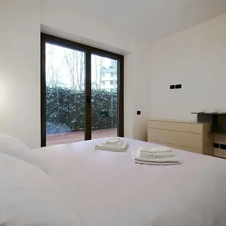 Life Suite-hosted By Sweetstay Διαμέρισμα