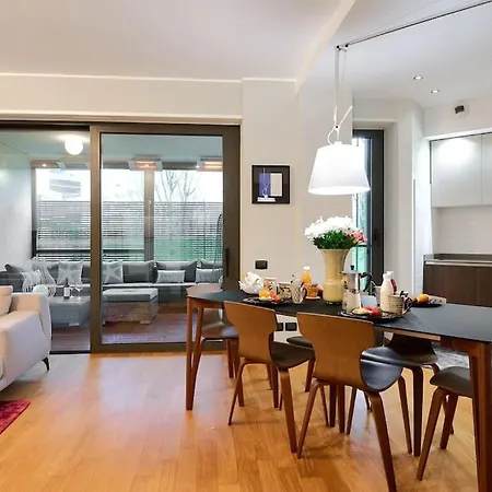 Life Suite-hosted By Sweetstay * Μιλάνο